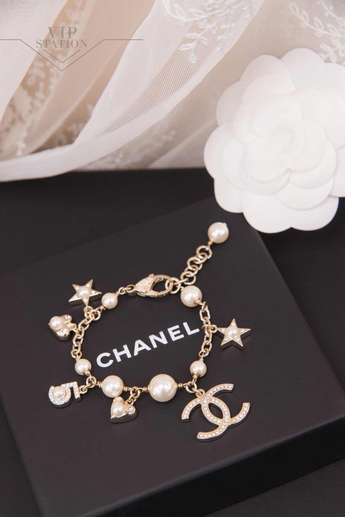 18K CC Pearls & Diamonds Bracelet