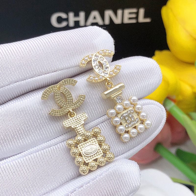 18K CC Pearl Shape Earrings