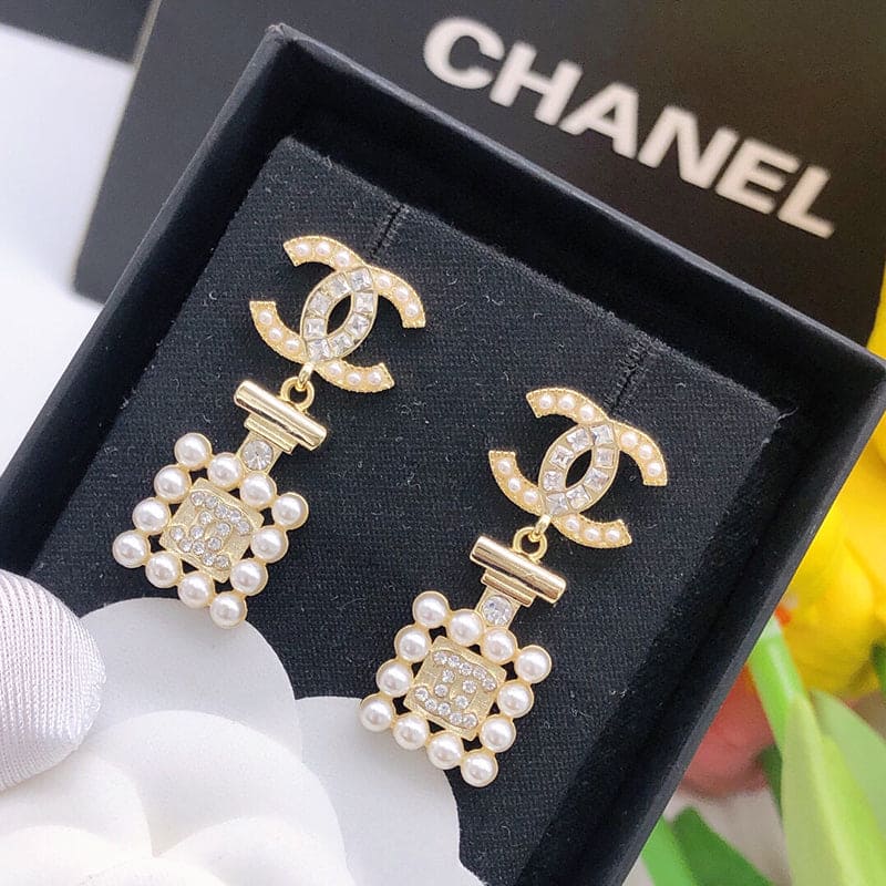 18K CC Pearl Shape Earrings