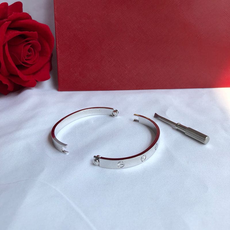 18K White Gold Love Bracelet