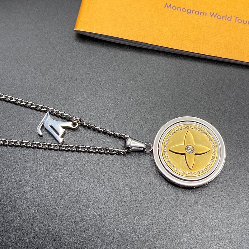 18K Louis Catch Pendant Necklace