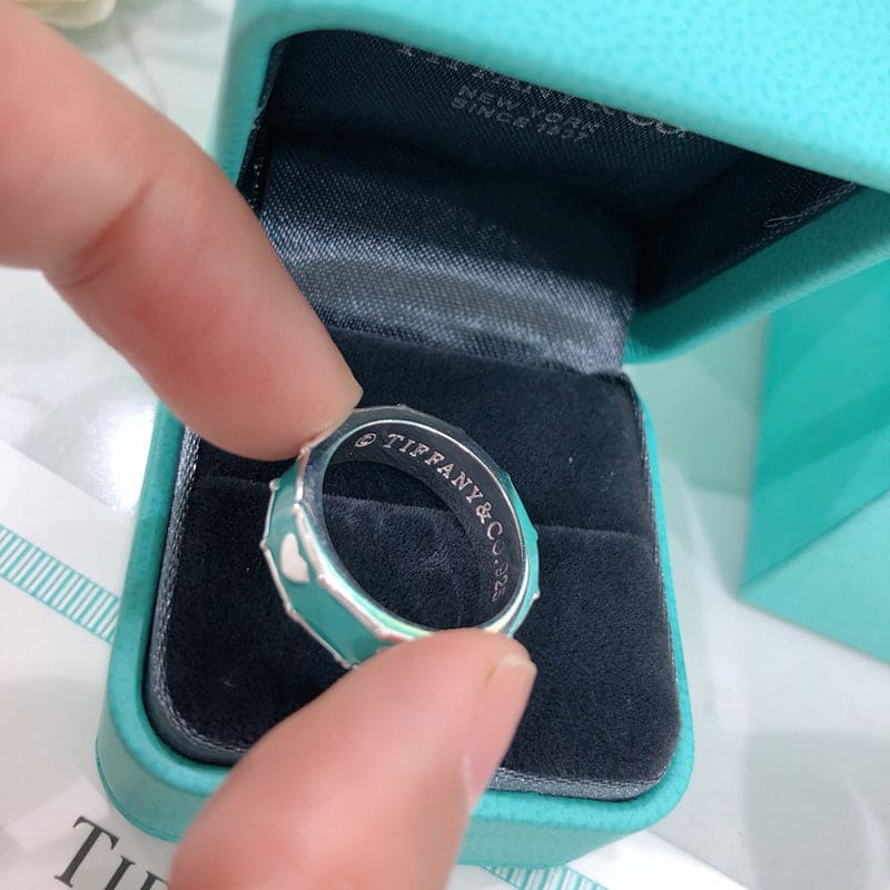 18K T Love Heart Ring