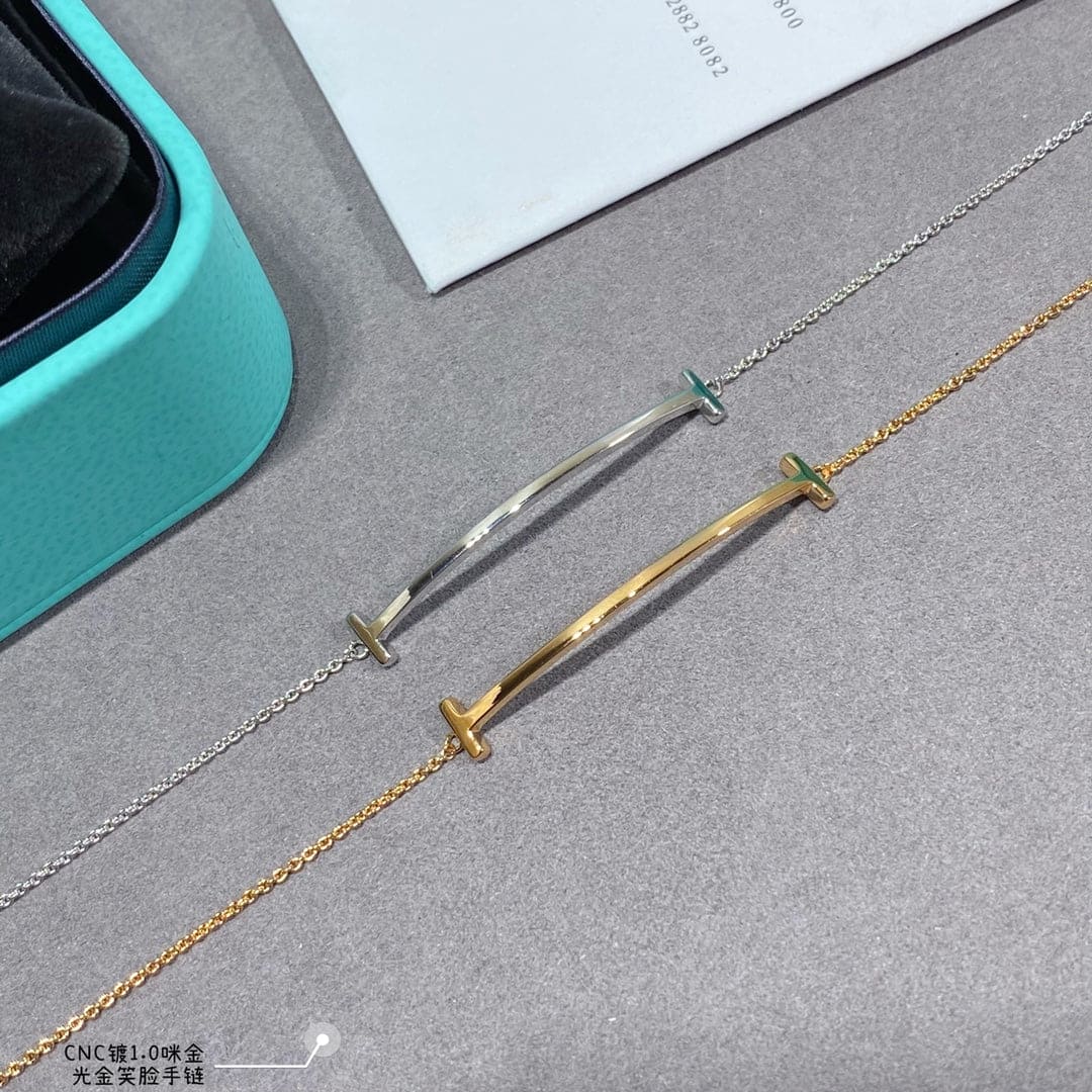 18K T Smile Bracelet