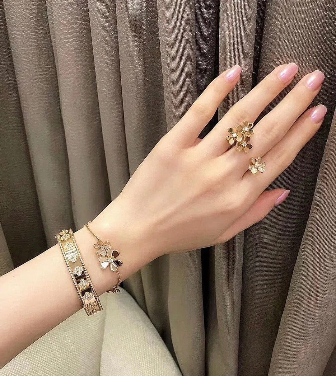 18K White Gold Perlée Clovers Bracelet