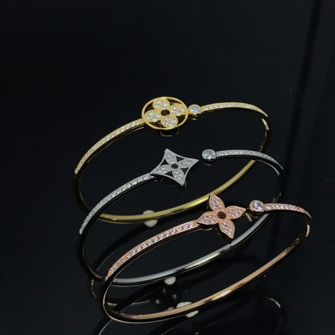18K Louis Idylle Blossom Twist Bracelet