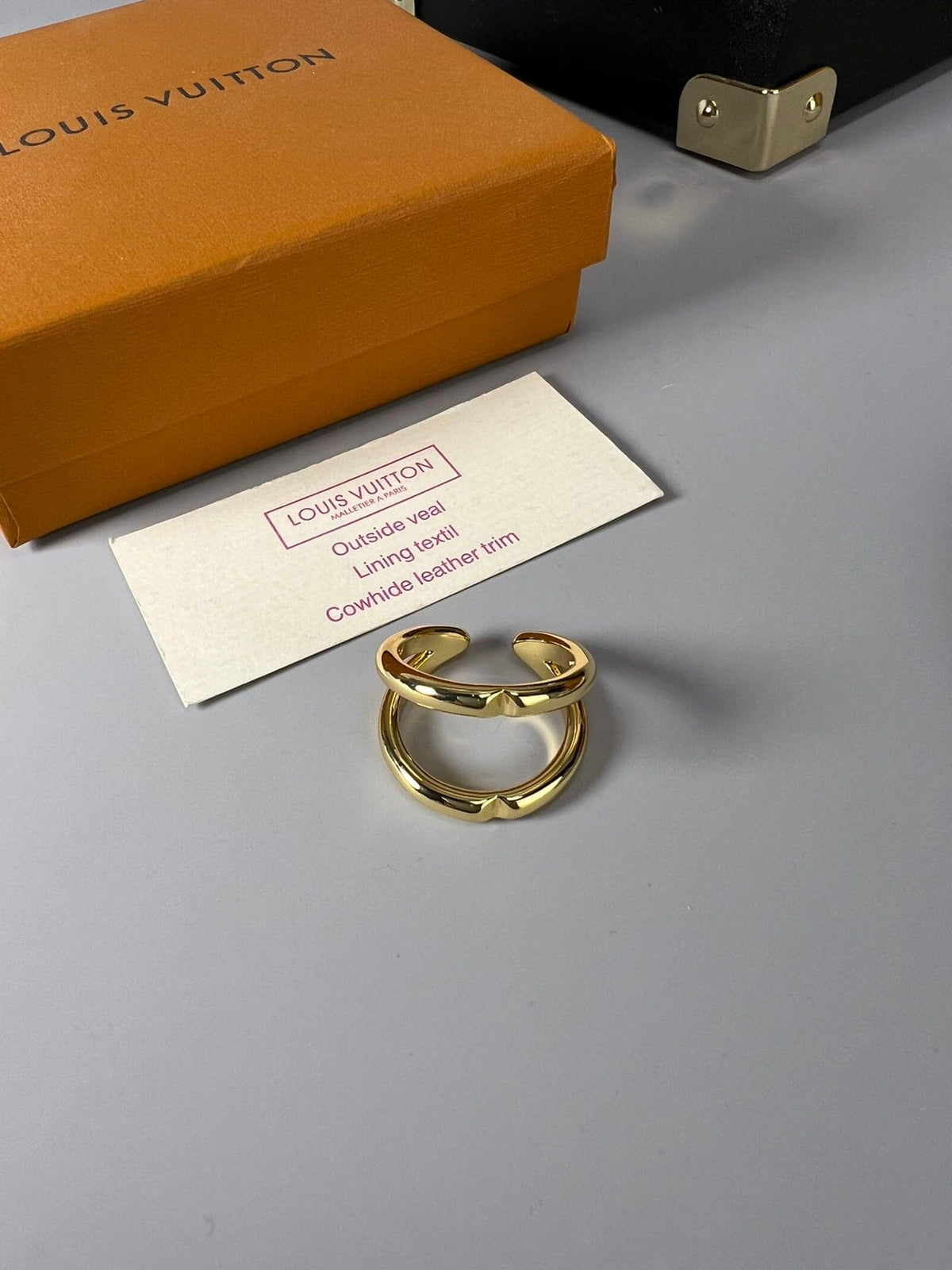 18K Louis Volt Upside Down Ring