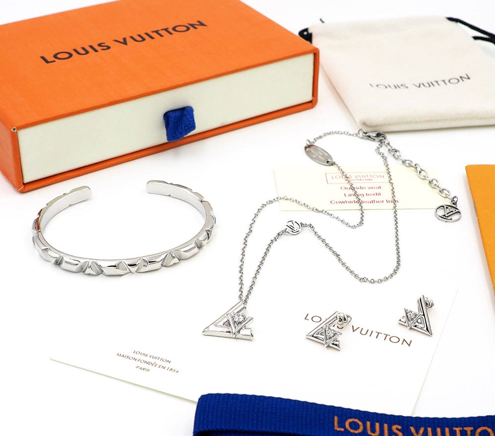 18K Louis Volt One Necklace