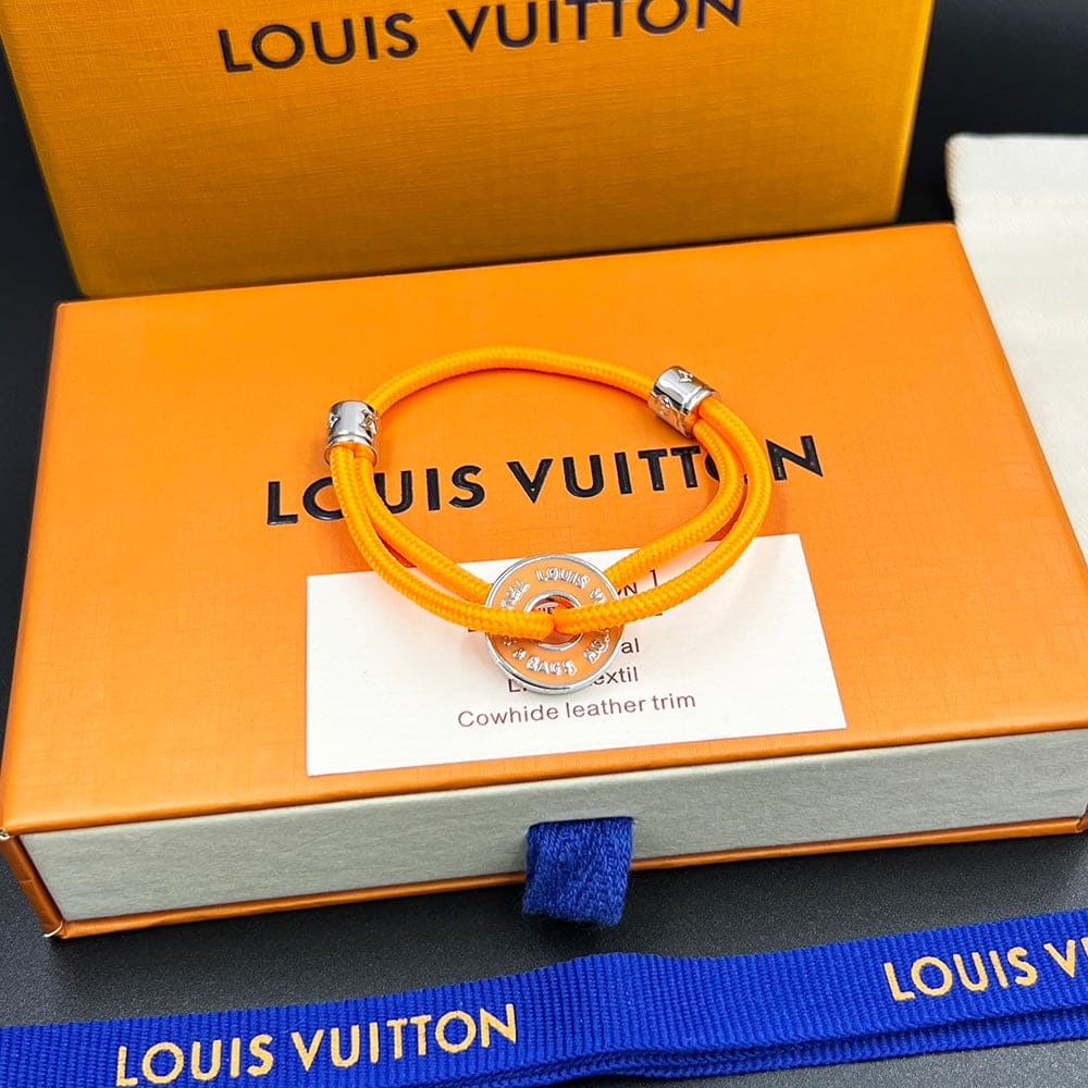 18K Louis Disc Bracelet