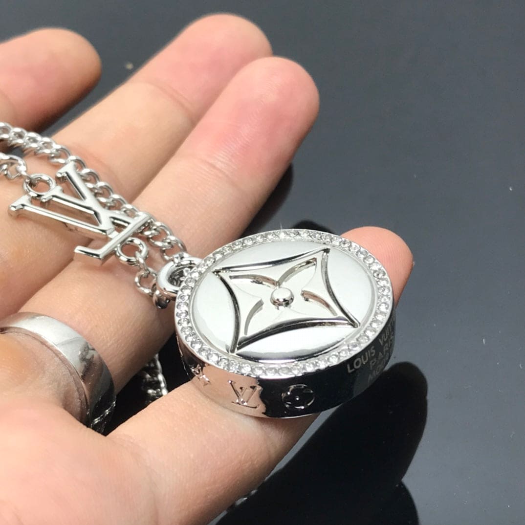 18K Louis Catch Necklace