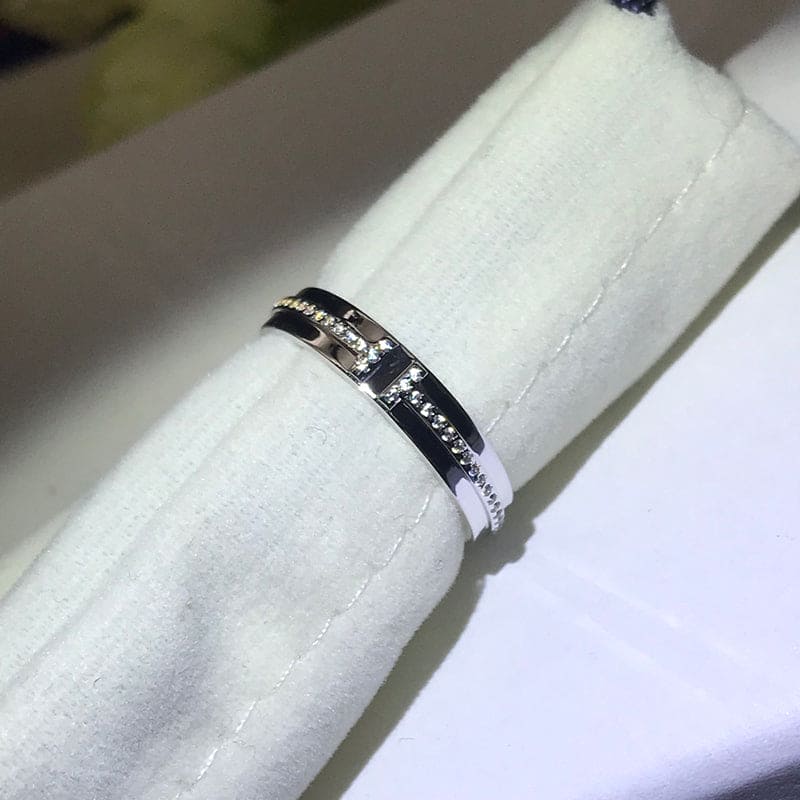 18K White Gold T Narrow Diamond Ring