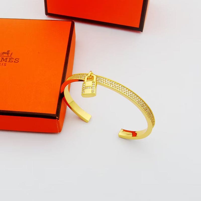18K Kelly Clochette Diamond H Bracelet