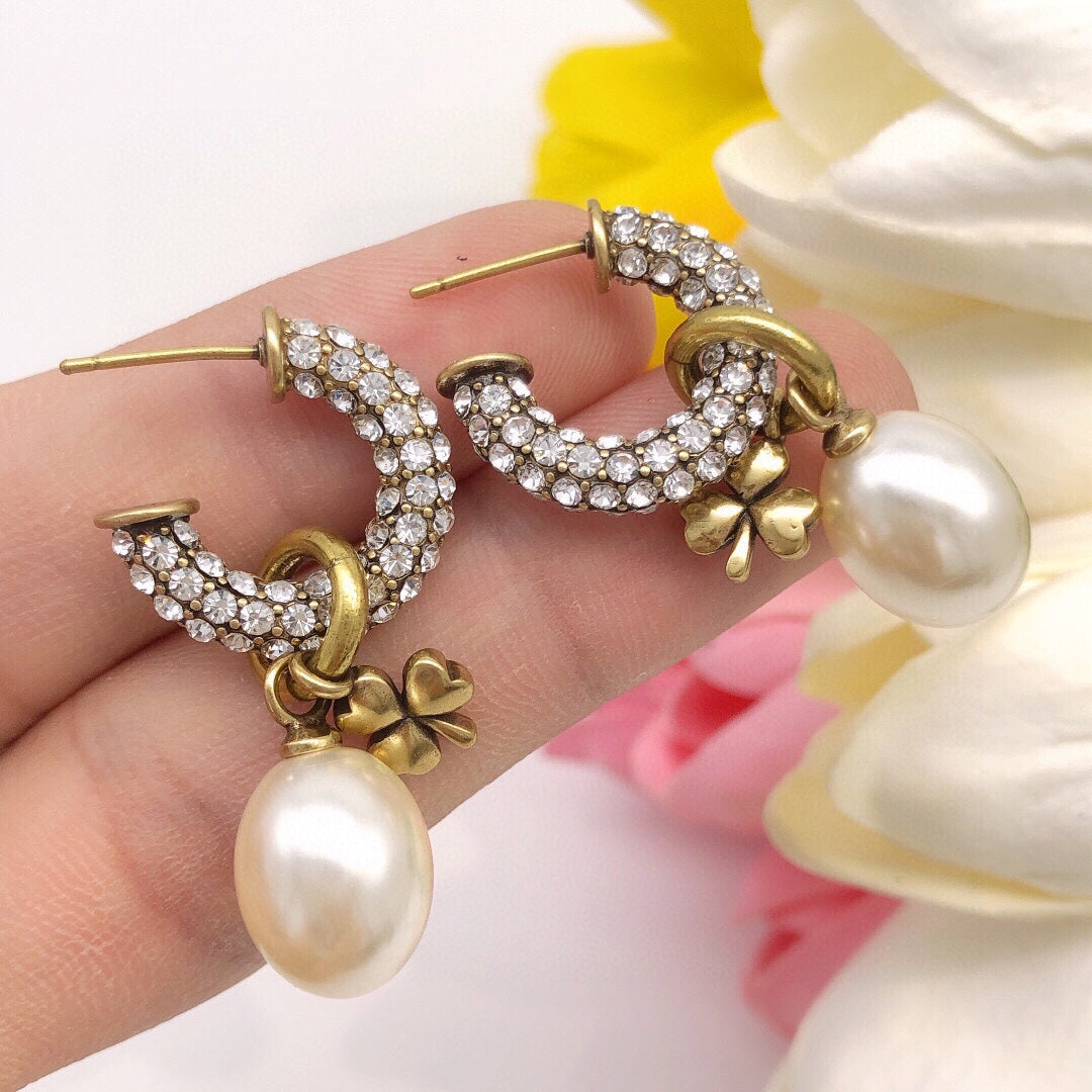 18K CD March Grass Pearl Crystals Earrings