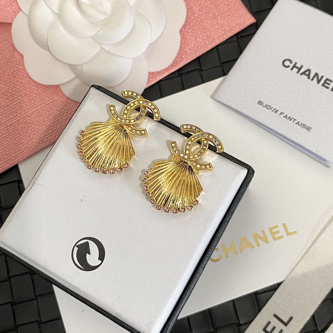 18K CC Shell Pendant Earrings