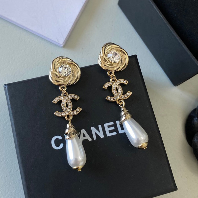 18K CC Camellia Diamond Earrings