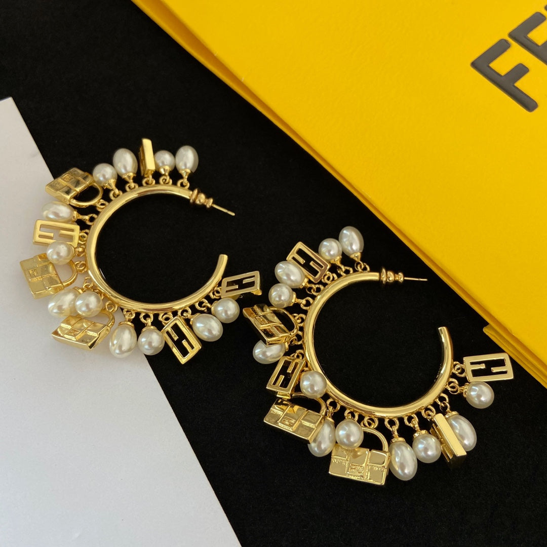18K F Pearls Earrings