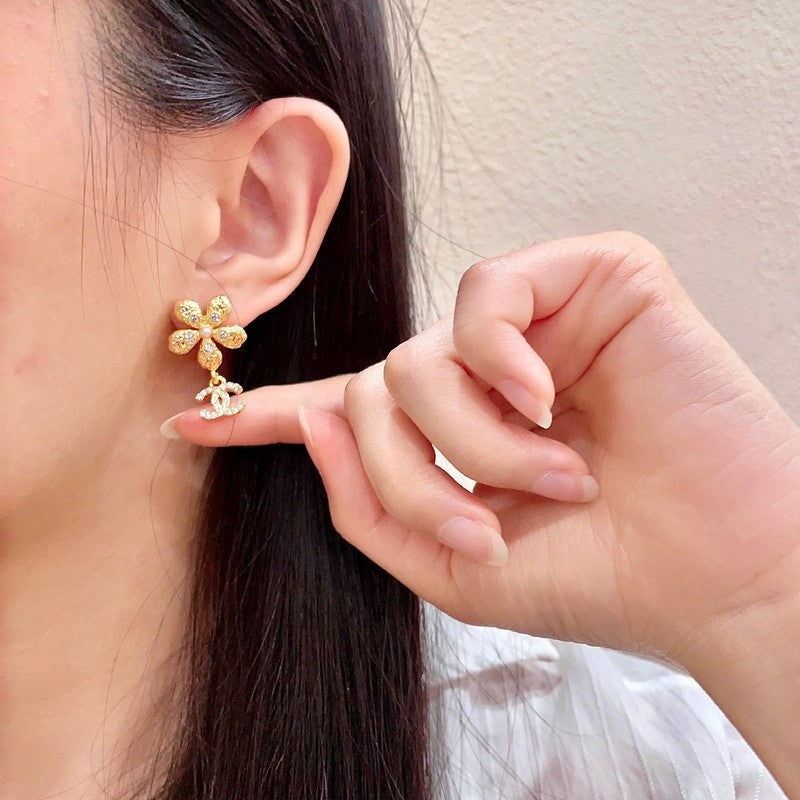 18K CC Diamond Flower Gold Earrings
