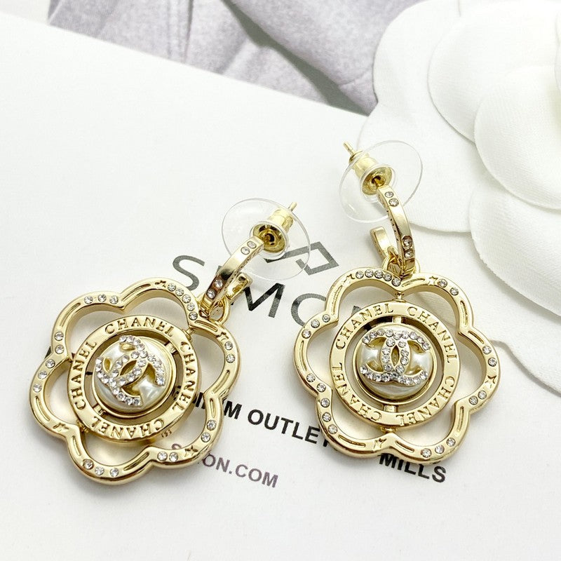 18K CC Camellia Gold Earrings