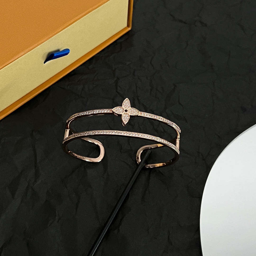 18K Louis Idylle Blossom Two-Row Bracelet