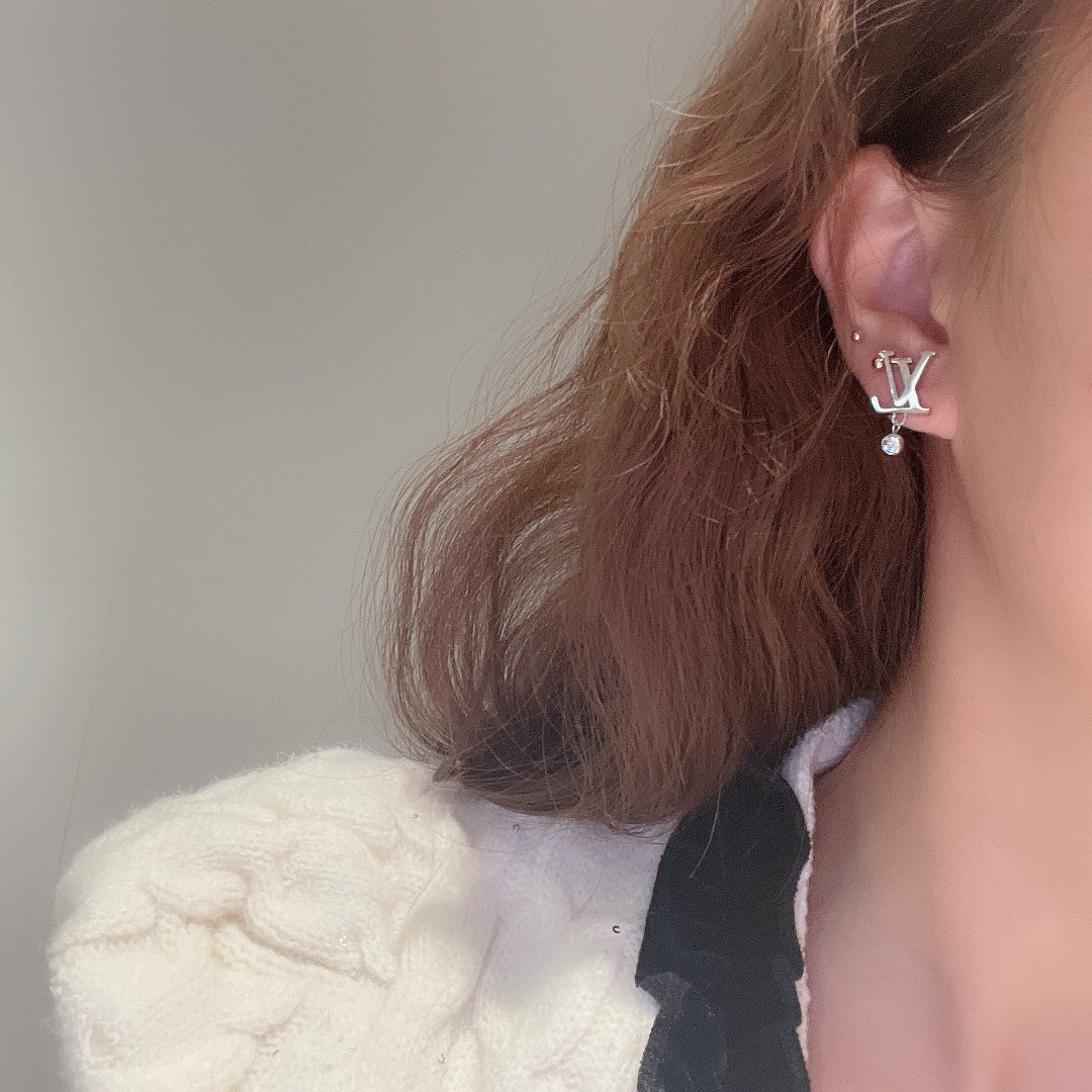 18K Louis Diamond Earrings