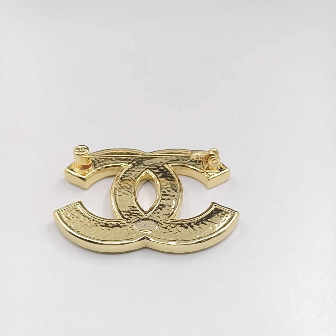 18K CC Black Brooch