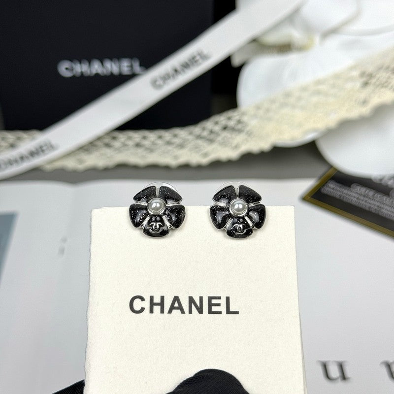 18K CC 26C Black Camellia Pearl Earrings