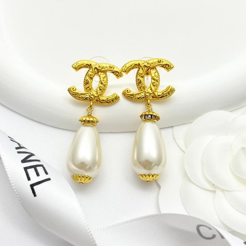 18K CC Pearl Pendant Gold Earrings