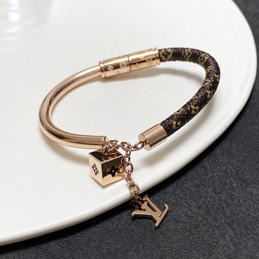 18K Louis Dice Bracelet