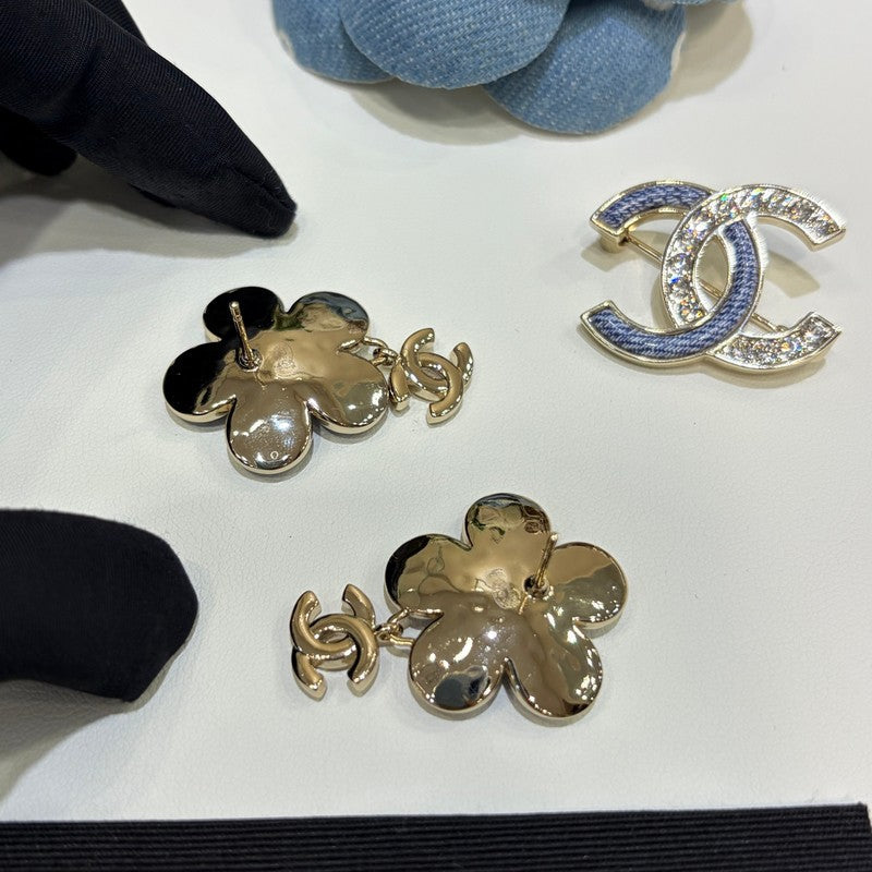 18K CC 26C Blue Camellia Earrings