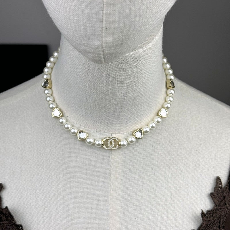 18K CC 25B Pearl Heart Choker Necklace