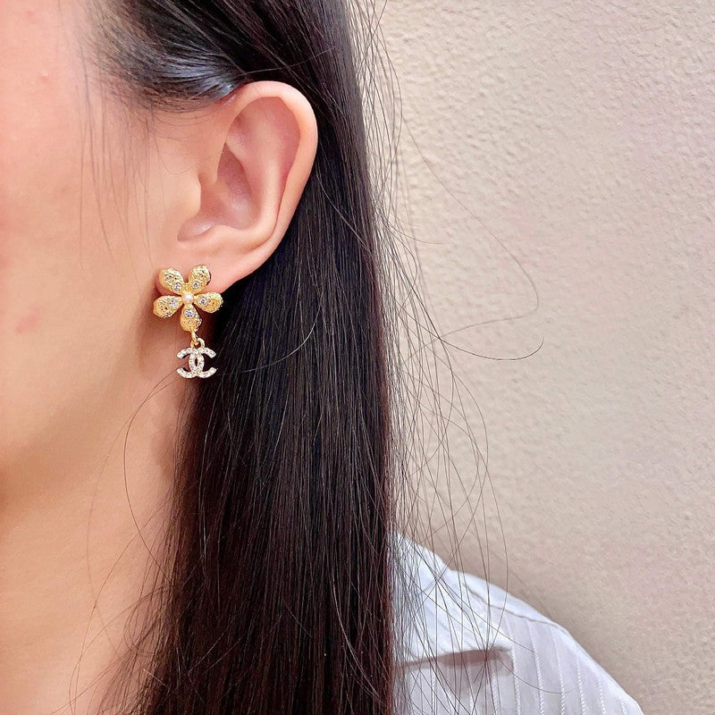 18K CC Diamond Flower Gold Earrings