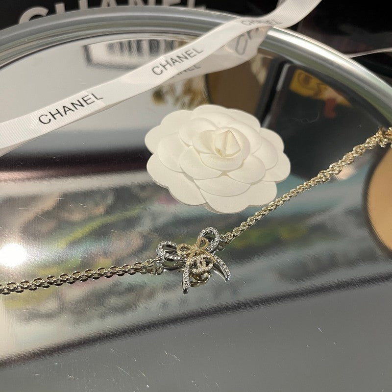 18K CC Bow Tie Chain Bracelet