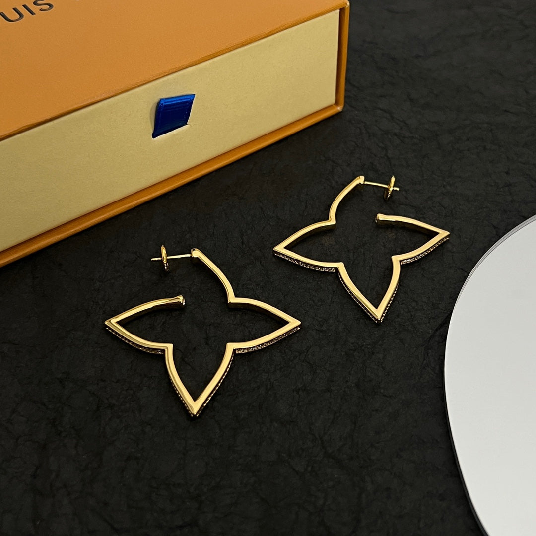 18K Louis Debuts Blossom Earrings