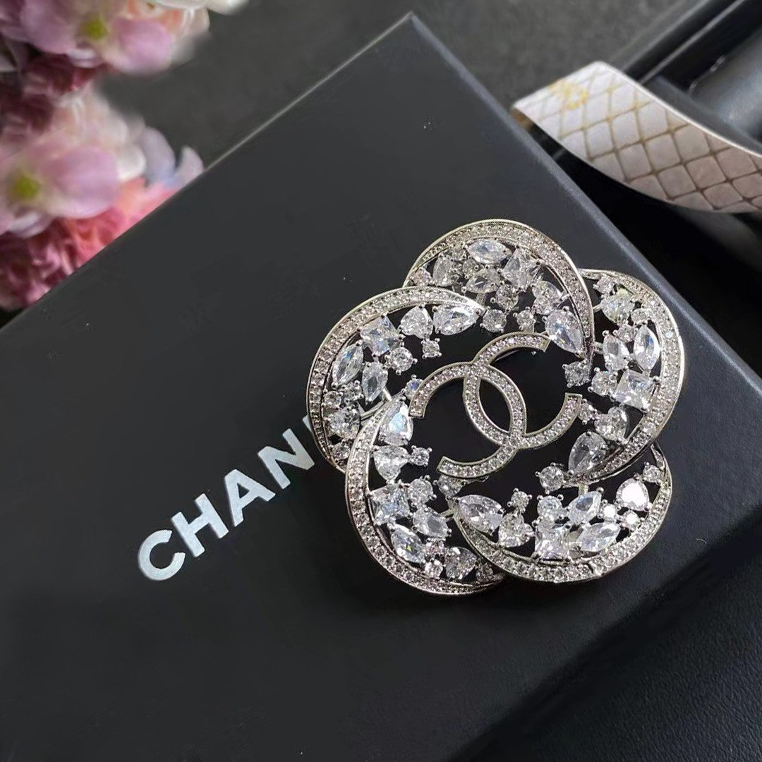 18K CC Camellia Diamond Brooch