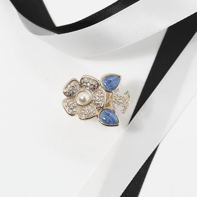 18K CC Camelia Blue Diamond Ring