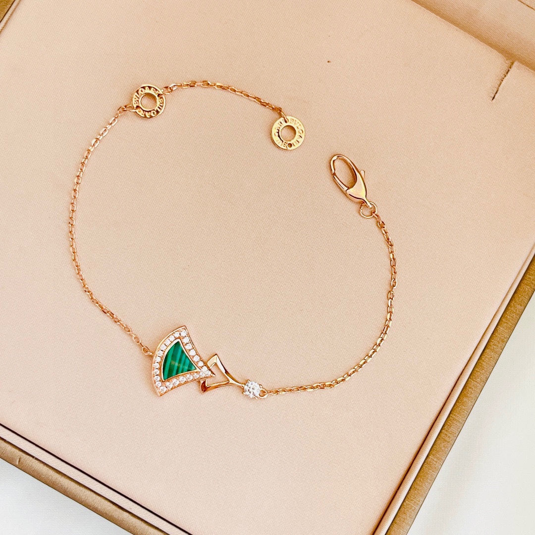 18K Divas' Dream Malachite Bracelet