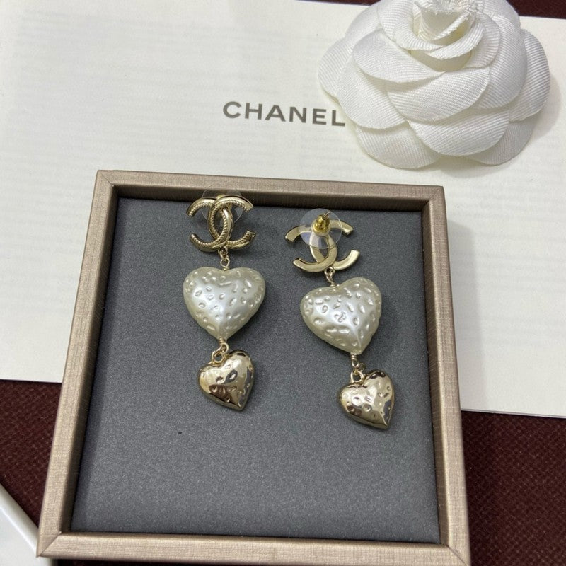 18K CC Heart Pearl Pendant Earrings