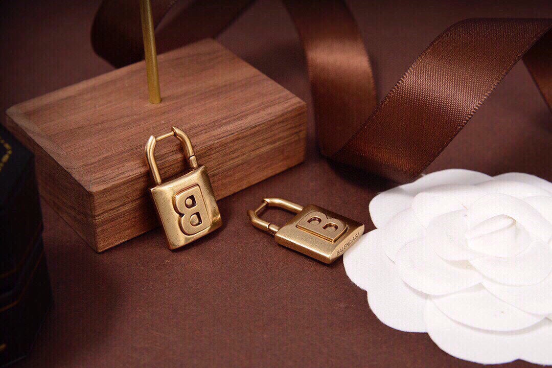 18K BB Gold Small Lock Earrings
