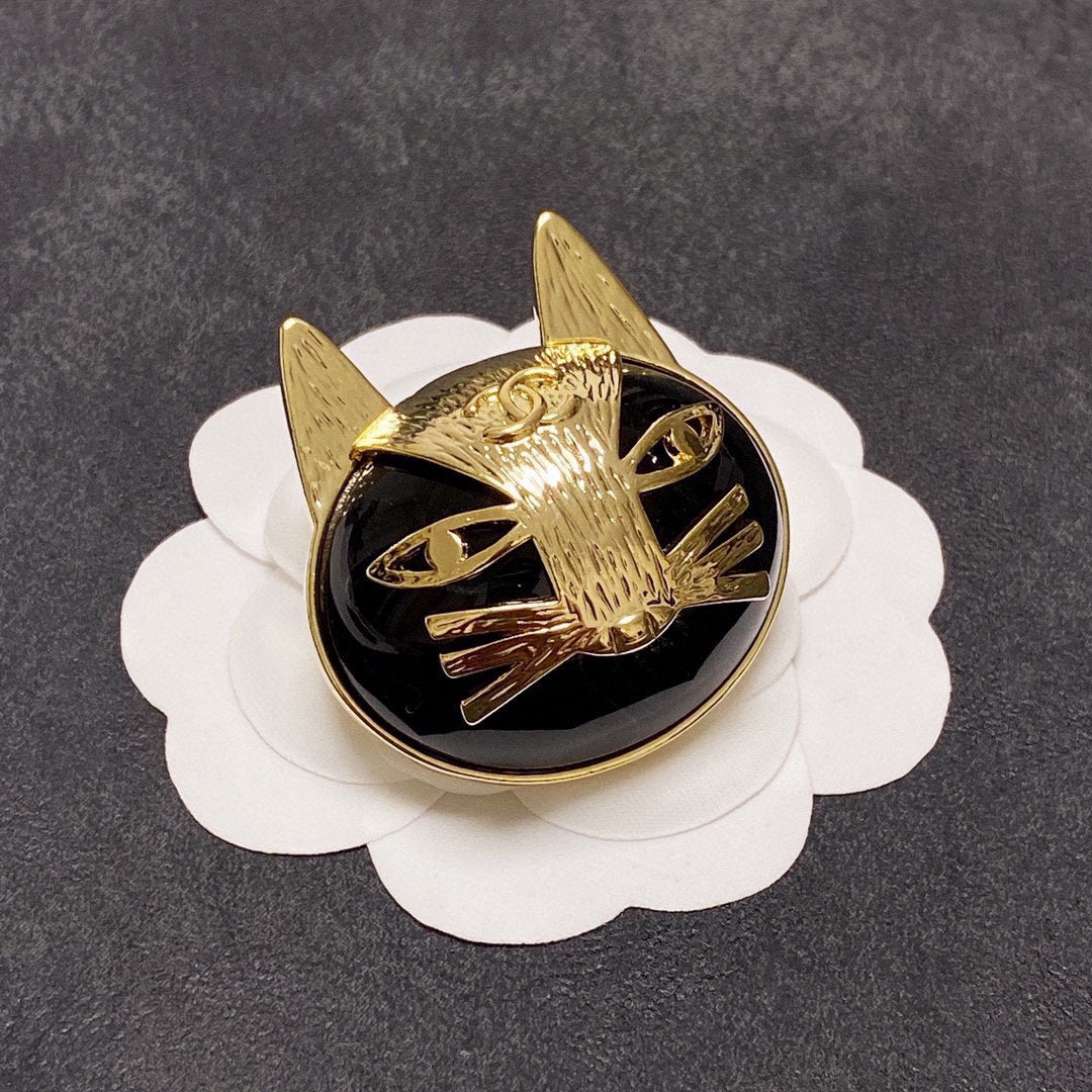 18K CC Cat Brooch