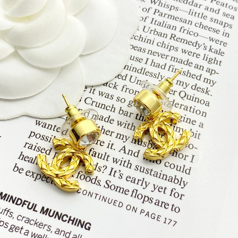 18K CC 26A Diamond Gold Earrings