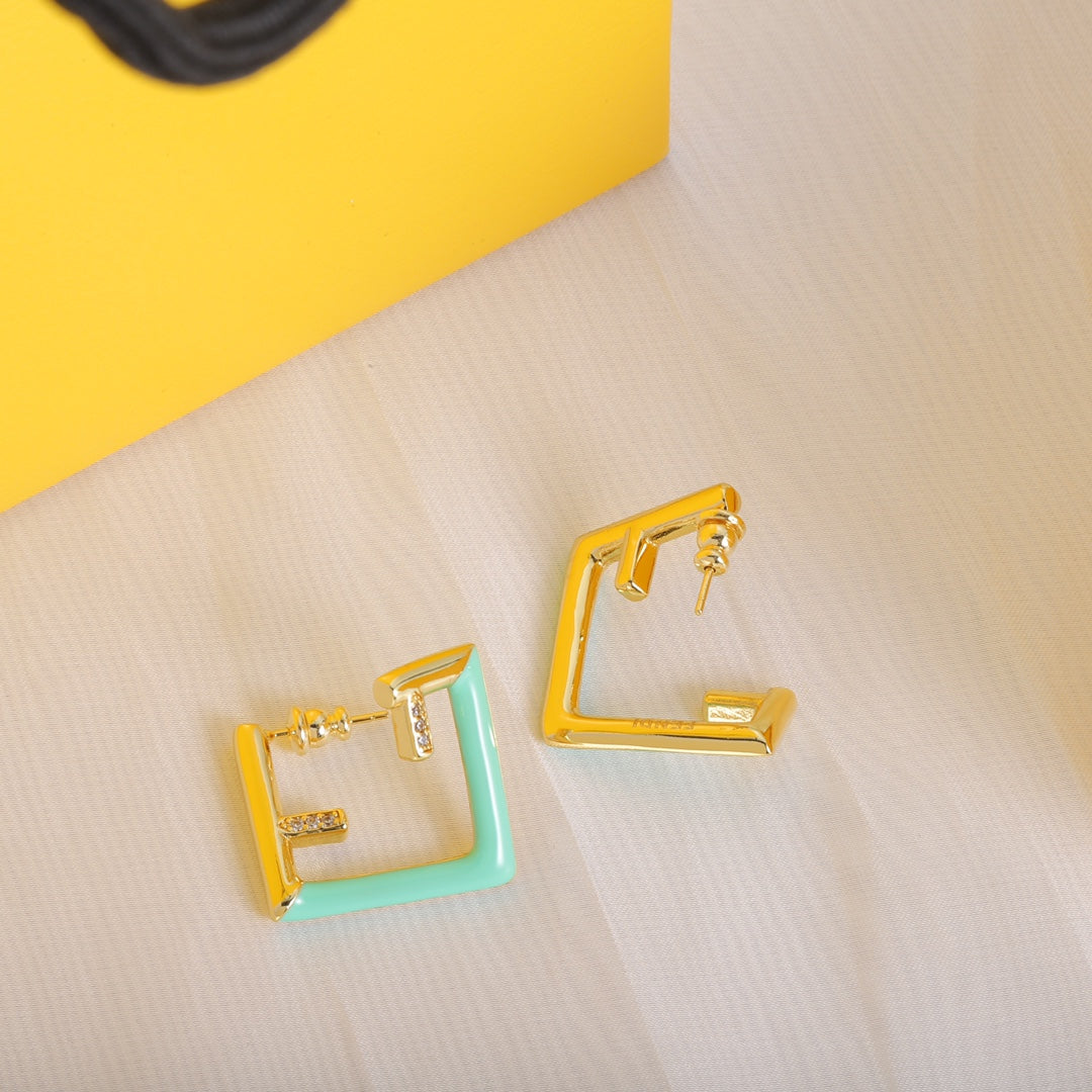 18K F Vintage Earrings