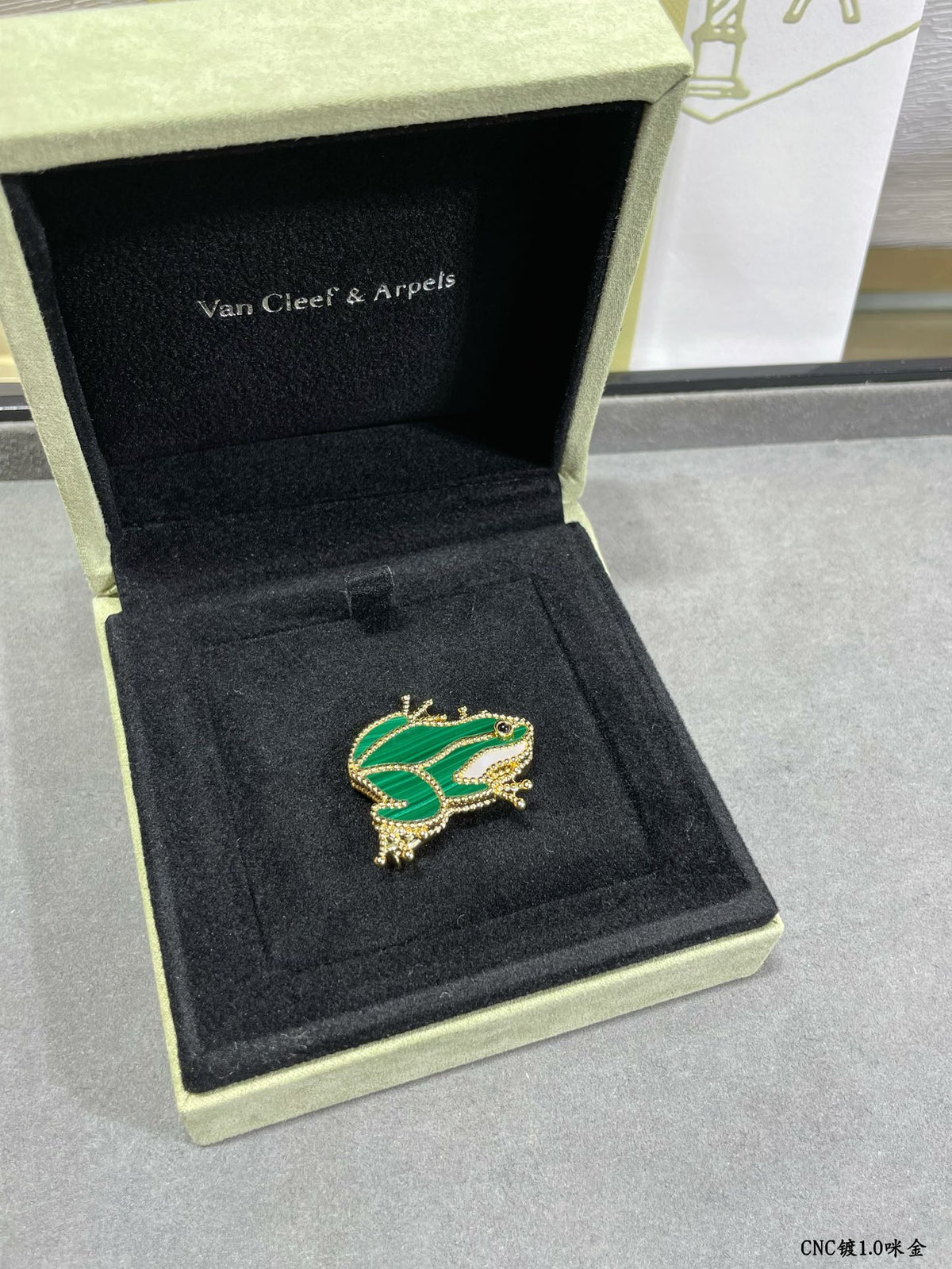 18K Lucky Animals Frog Clip Brooch