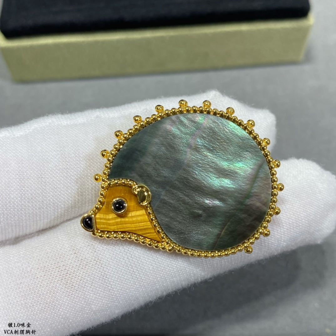 18K Lucky Animals Hedgehog Clip Brooch