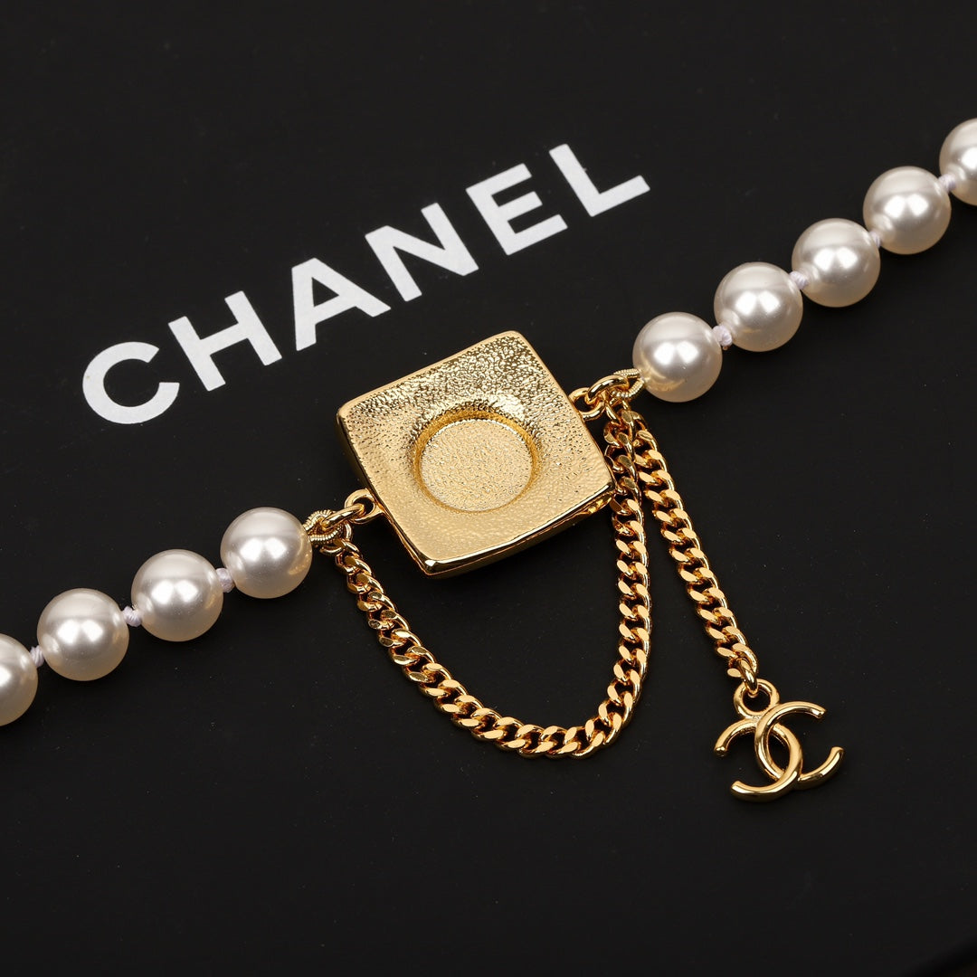 18K CC Pearls Choker Necklace