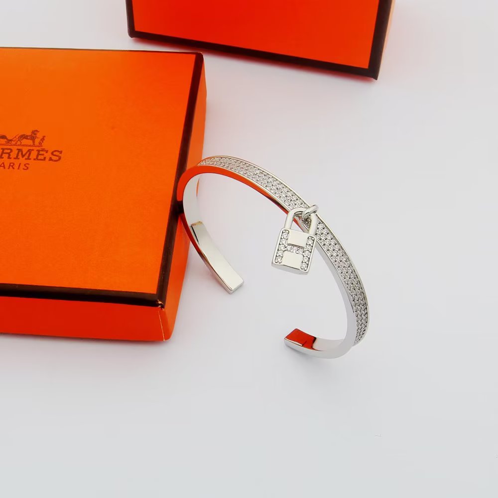 18K Kelly H Lock Vintage H Bracelet