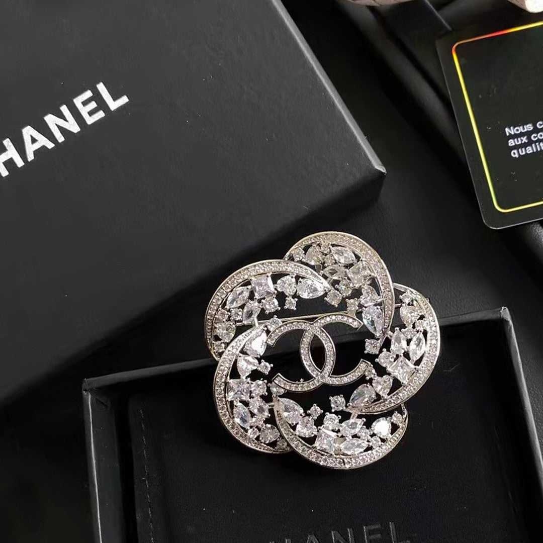 18K CC Camellia Diamond Brooch