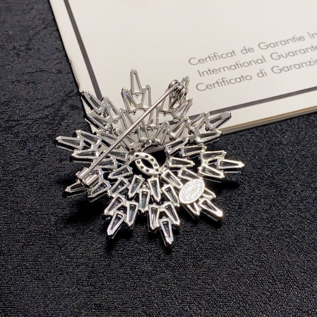 18K CC Snow Flower Brooch