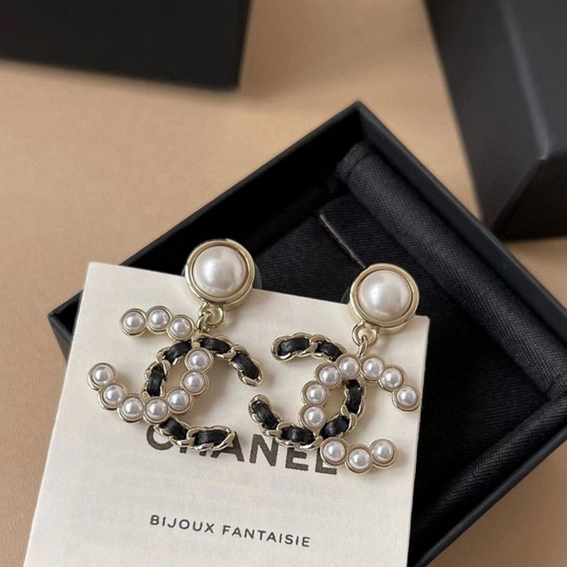 18K CC 25K Black & Pearls Gold Earrings