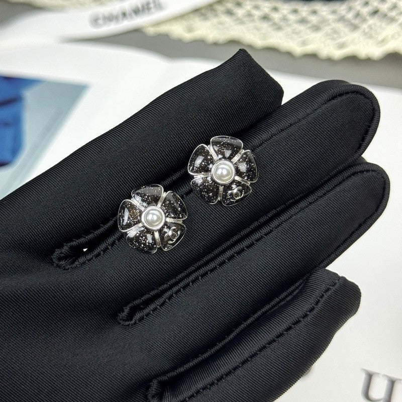 18K CC 26C Black Camellia Pearl Earrings