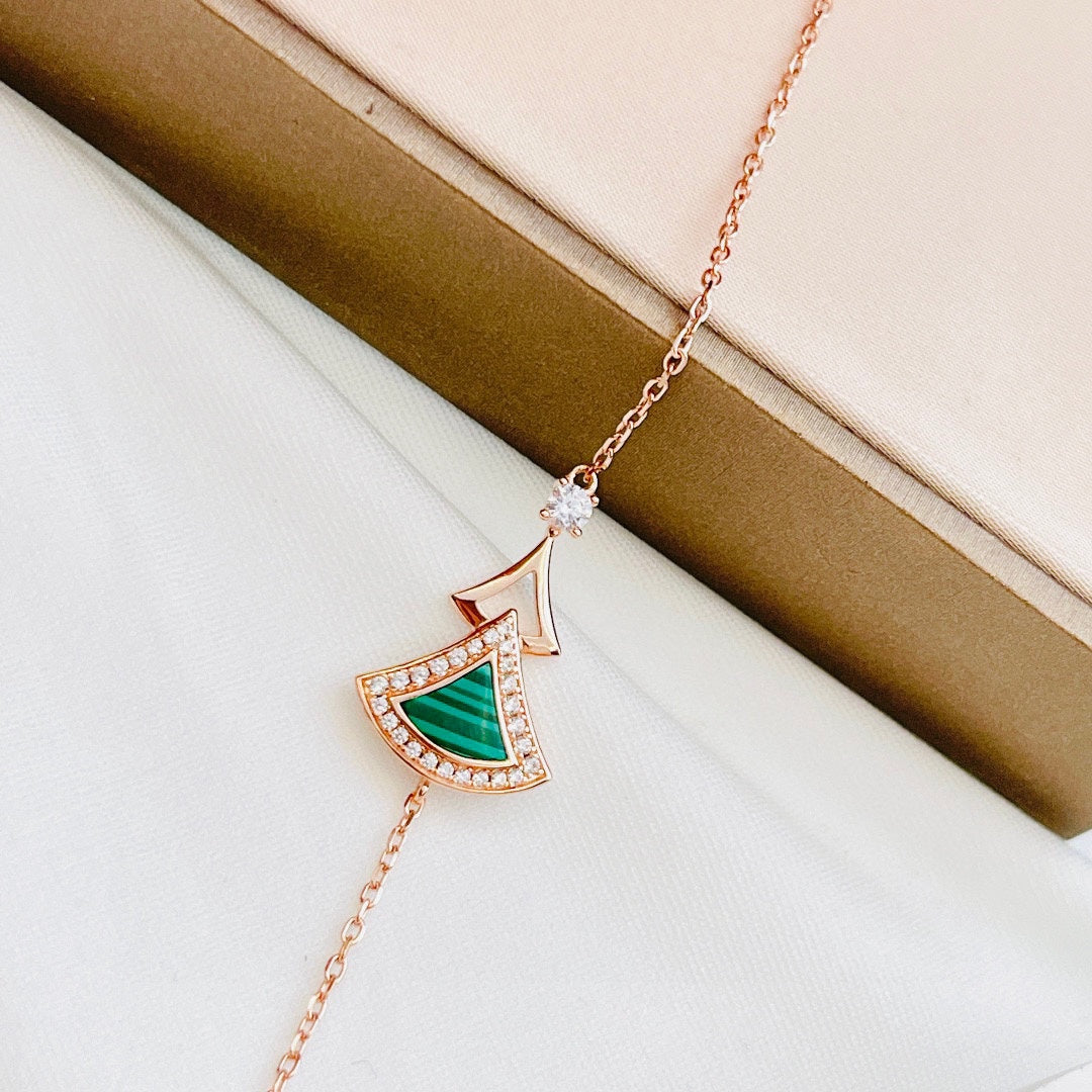 18K Divas' Dream Malachite Bracelet