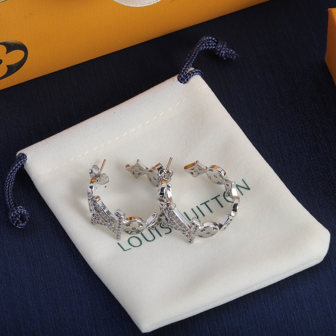 18K Louis Script Diamonds Earrings